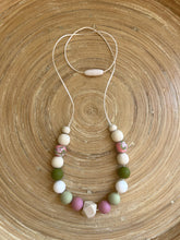 Collier d’allaitement personnalisé rose eucalyptus | Bijou maman bébé | Collier de portage | Cadeau de naissance