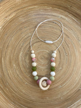 Collier d’allaitement personnalisé rose eucalyptus | Bijou maman bébé | Collier de portage | Cadeau de naissance