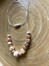 Collier d’Allaitement Personnalisé Prénom Pastel | Collier de Portage Maman Bébé | Cadeau Naissance | Bijou Maman
