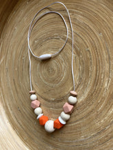 Collier d’allaitement personnalisé orange | Bijou maman bébé | Collier de portage | Cadeau de naissance