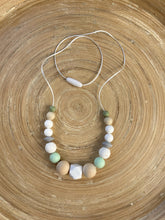 Collier d’allaitement personnaliser vert pastel | Bijou maman bébé | Collier de portage | Cadeau de naissance