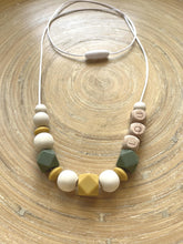Collier d’Allaitement Personnalisé Prénom Vert/jaune| Collier de Portage Maman Bébé | Cadeau Naissance | Bijou Maman