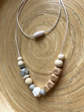 Collier d’Allaitement Personnalisé Prénom Gris bois | Collier de Portage Maman Bébé | Cadeau Naissance | Bijou Maman